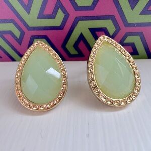 Light Green Teardrop Gold Stud Earrings EUC Turquoise Beaded Gemstone